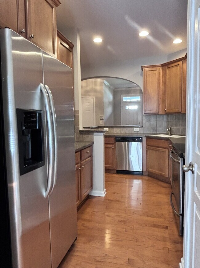 Building Photo - 10106 Raven Tree Dr