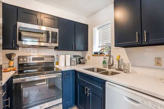 Foto del edificio - 769 University Ave