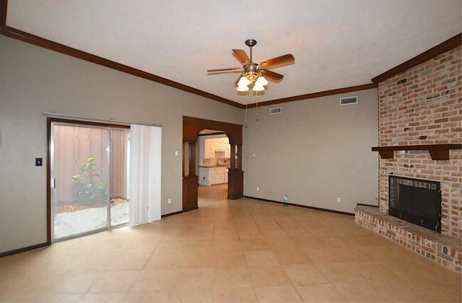 Foto del edificio - 4015 Breakwood Dr