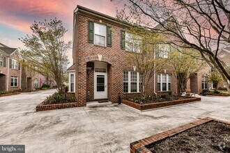 Building Photo - 6109 Madison Crest Ct