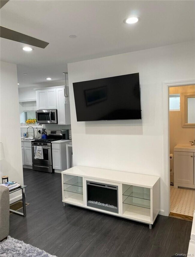 Foto del edificio - 150 Fifth Ave