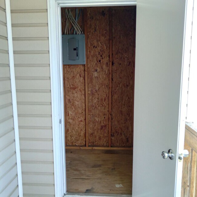 Foto del edificio - Newly renovated 2 bedroom, 1 bath apartment