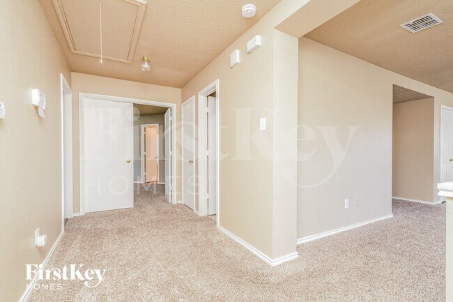 Foto del edificio - 1132 Beechwood Ln