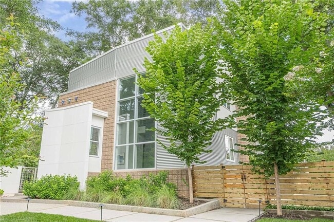 Building Photo - 2269 Briarwood Hills Dr NE
