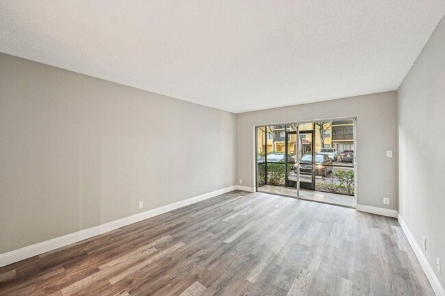 Building Photo - 460 NW 20th St