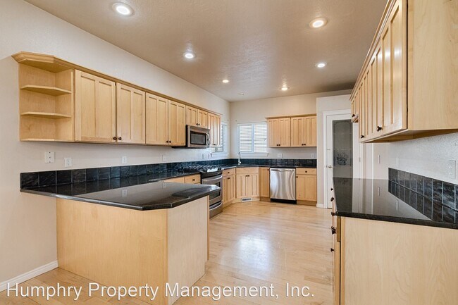 Foto del edificio - 5 br, 3 bath House - 1687 N Mansfield Way