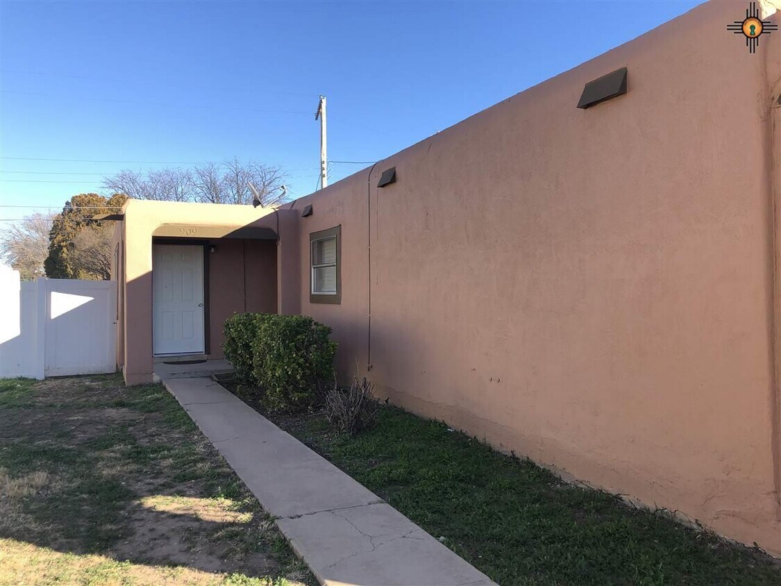 909 Bullock Ct, Artesia, NM 88210 House for Rent in Artesia, NM