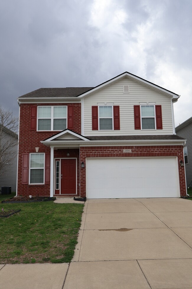 Building Photo - 1899 Lakecrest Dr