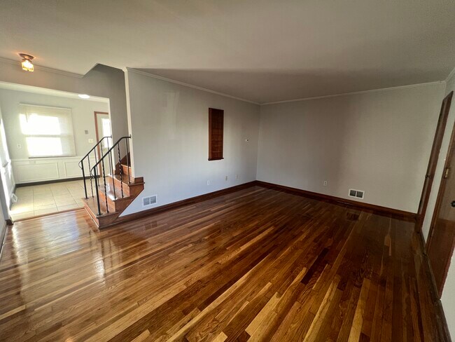 Foto del edificio - 1324 Meadow Rd