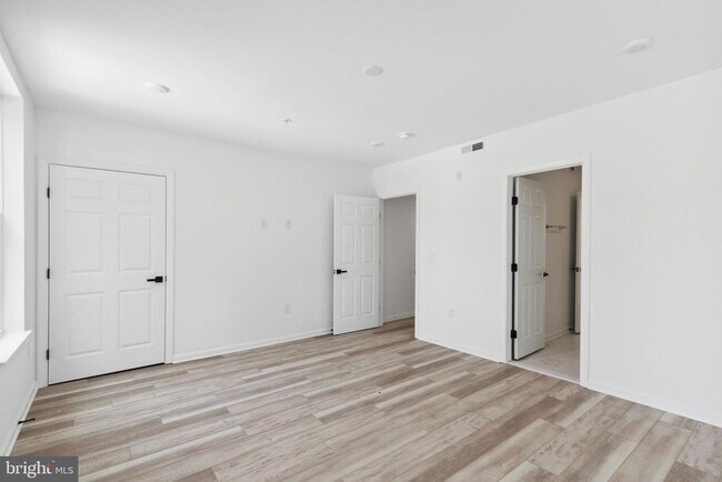 Building Photo - 890-92 N 42nd St