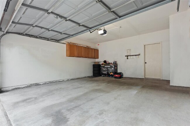 Building Photo - 618 Wilcrest Dr