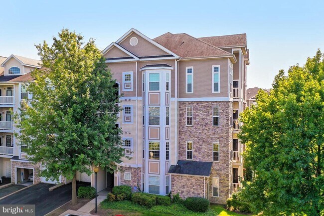 Building Photo - 501 Sunset View Ter SE