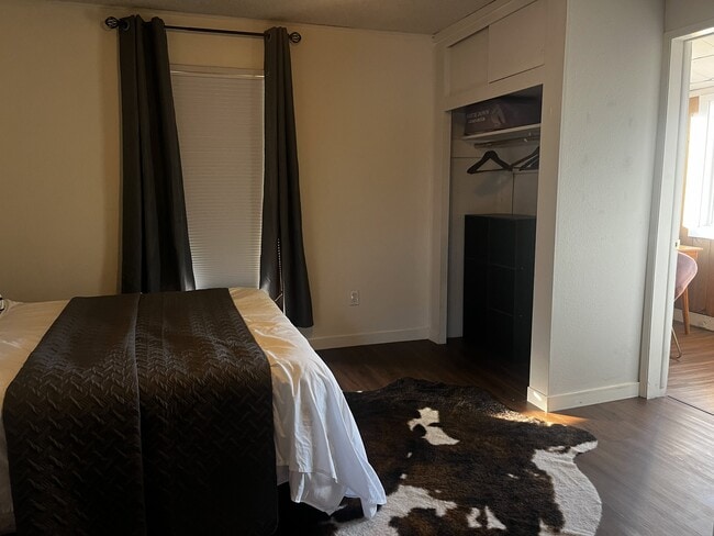 Building Photo - 500 Sycamore St