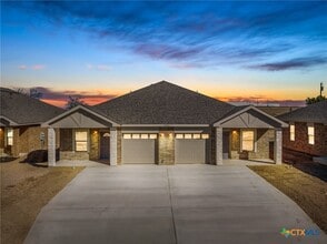 Building Photo - 3505 Abraham Dr