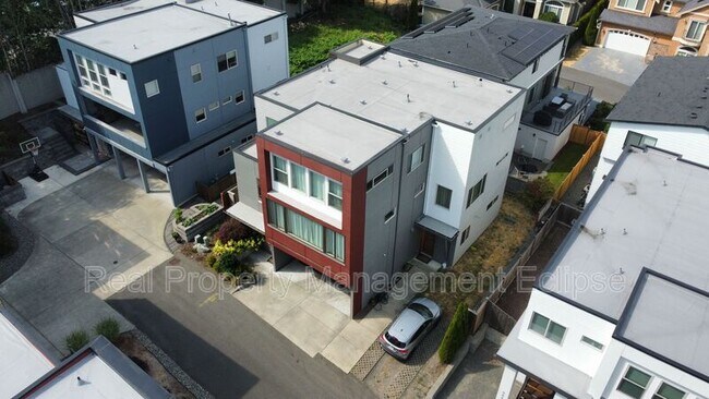 Foto del edificio - 9619 Slater Ave NE