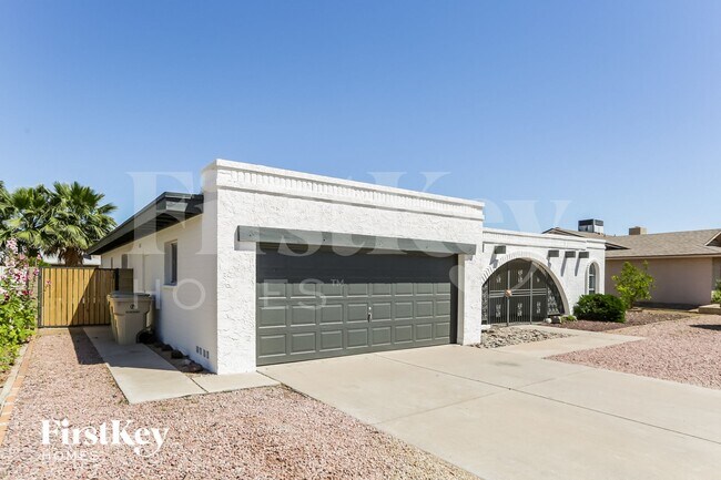 Building Photo - 4808 W El Caminito Dr