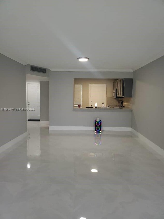 Foto del edificio - 1351 NE 191st St