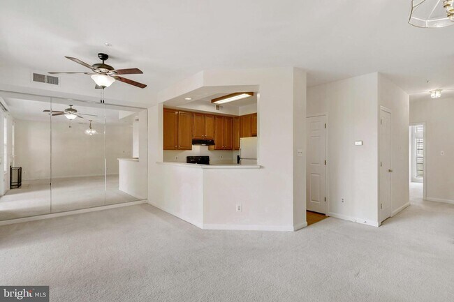 Building Photo - 7044 Ellingham Cir