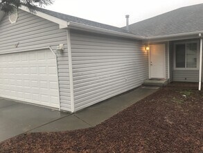 Building Photo - 1506-1508 SW Athens Ave