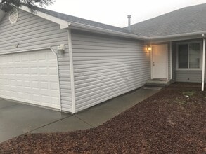 Building Photo - 1506-1508 SW Athens Ave