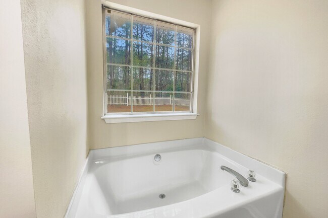 Building Photo - 773 Fieldstone Dr