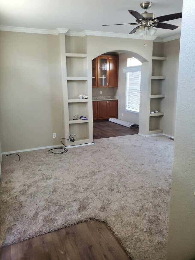 Building Photo - 2479 Robin Ave