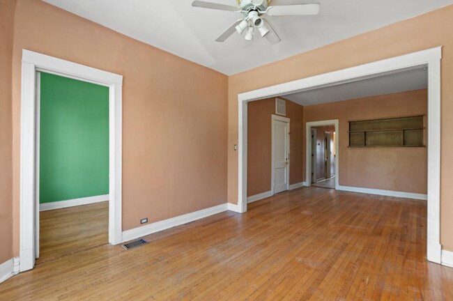 Foto del edificio - 3145 W Augusta Blvd