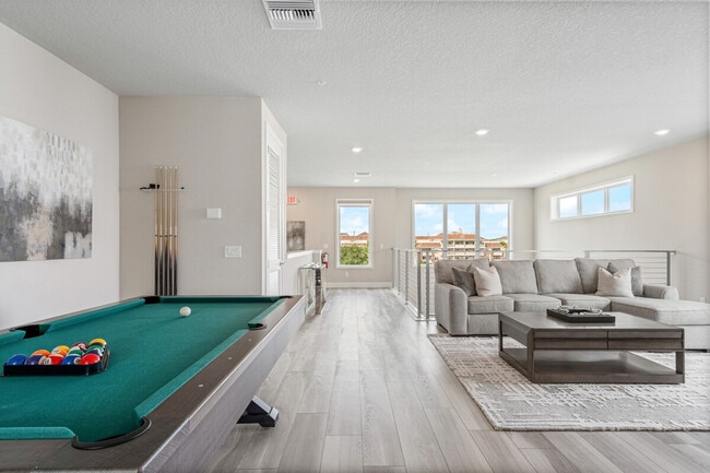 Building Photo - 7740 Sandy Ridge Dr