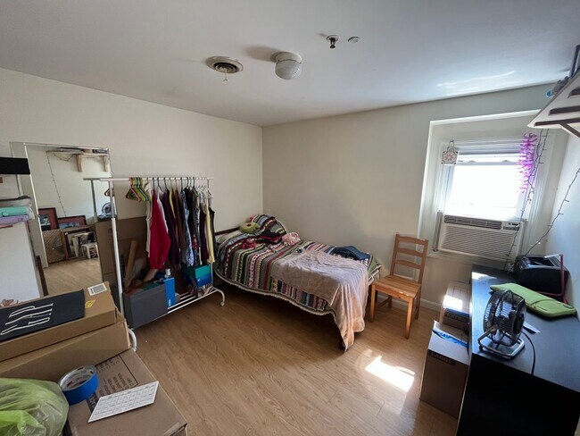 Foto del edificio - Welcome UNH Students! Prime 2-Bedroom Apar...