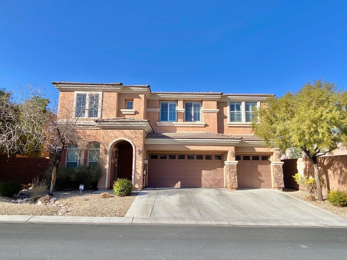Primary Photo - IMMACULATE 5 BEDROOM / 3 FULL BATHROOM, W/...