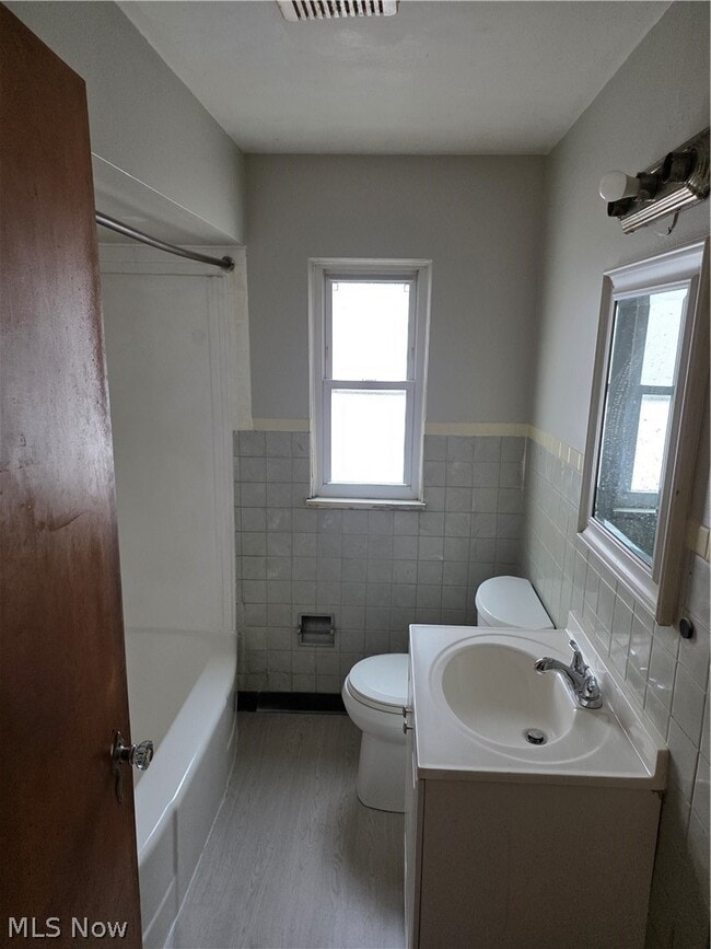 Building Photo - 3259 W 115th St