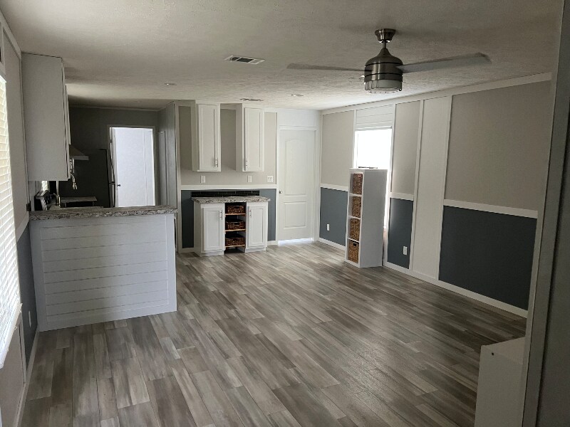 Foto principal - 13353 Old Harmony Rd