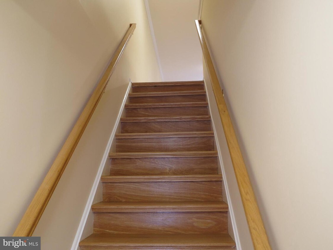 104 Crider Ave, Moorestown, NJ 08057 Condo for Rent in Moorestown, NJ