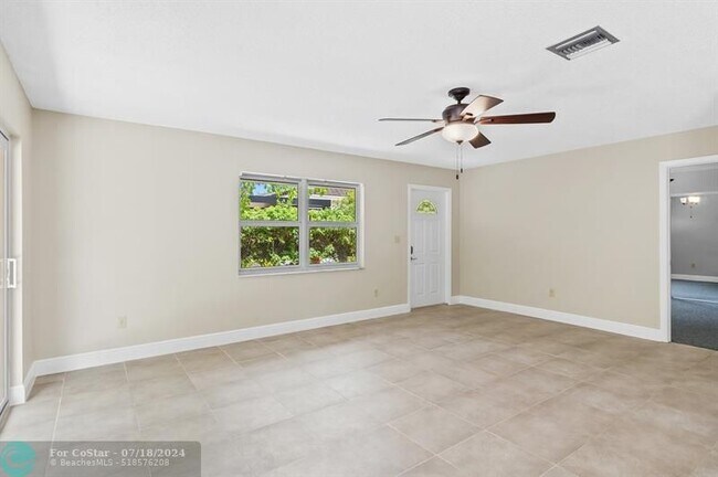 Building Photo - 615 SW 16th Ct