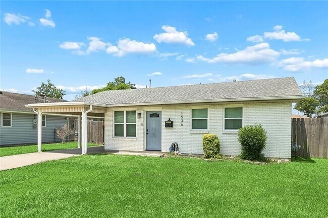 Foto del edificio - 1536 Redwood Dr