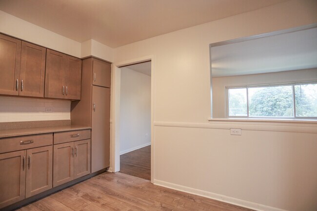 Building Photo - 700 McKinley Ave