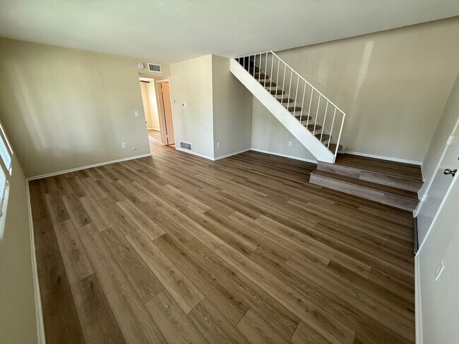 Foto del edificio - $1000 OFF FIRST MONTH'S RENT! Walnut Squar...