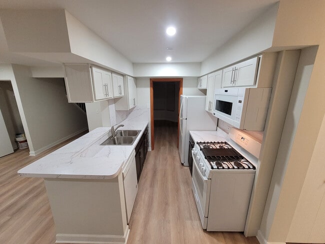 Foto del edificio - 3316 Huntington Ln