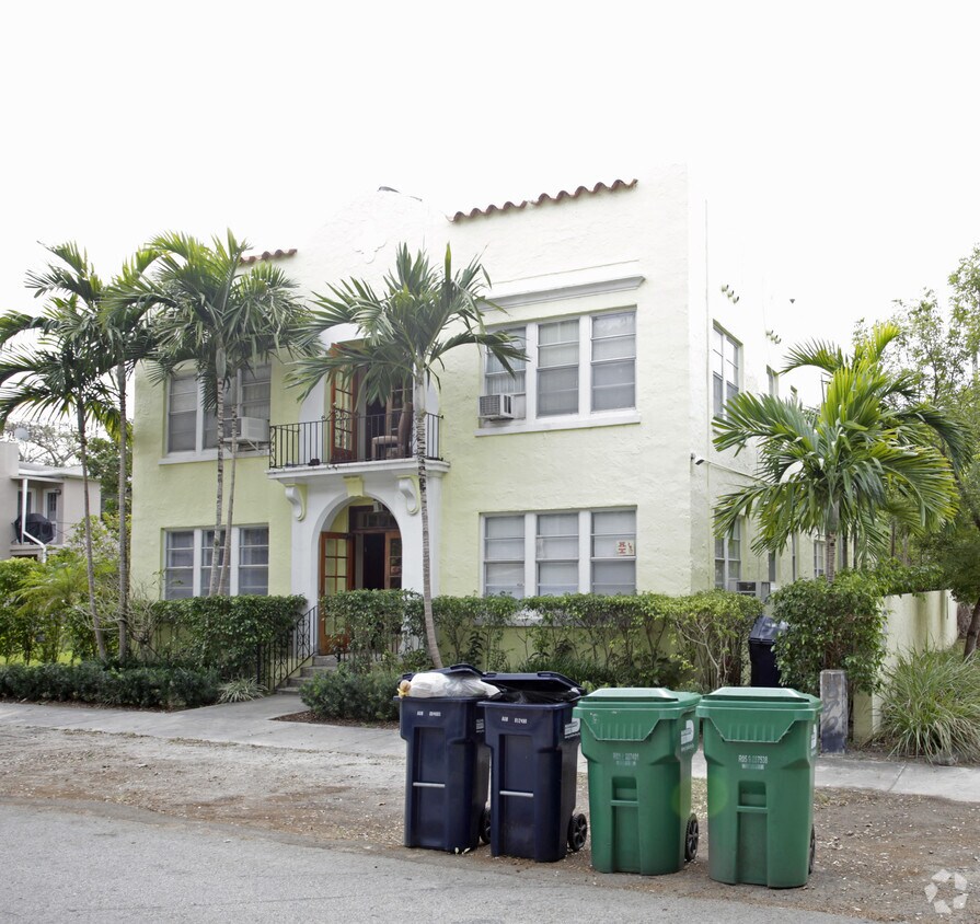 Foto del edificio - 344 Mendoza Ave