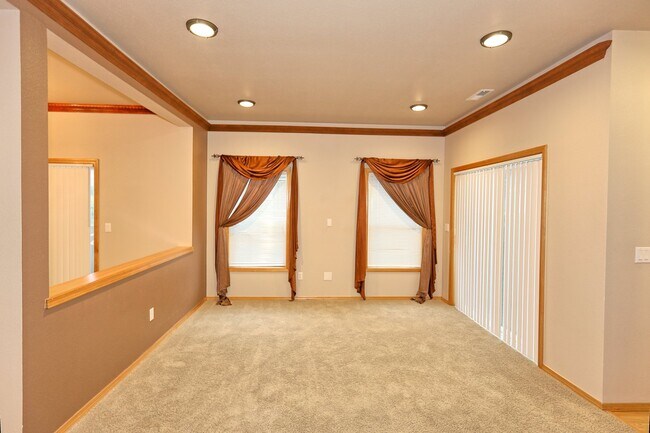 Building Photo - Belgrove" Gated Community Townhome