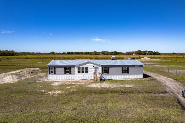 Building Photo - 4867 SE Airport Rd