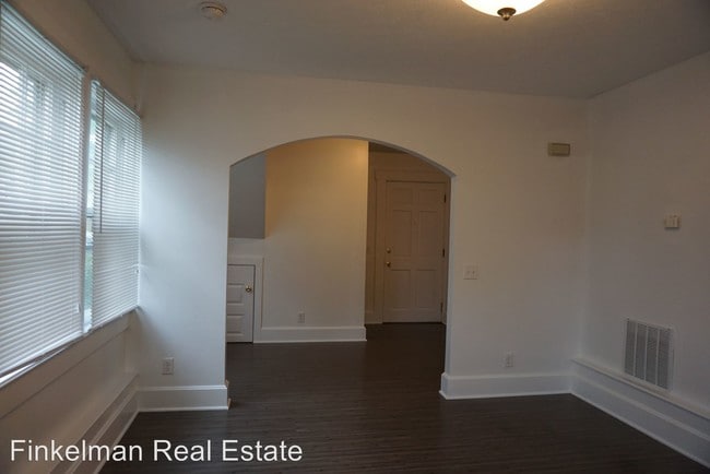 Building Photo - 1109 Nelbar St
