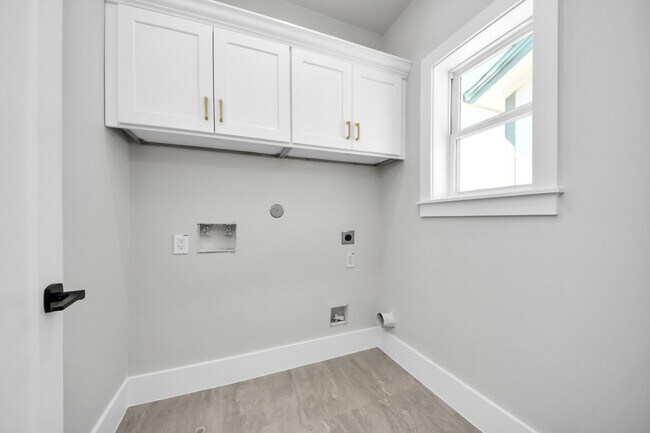 Building Photo - 6322 Milwee St