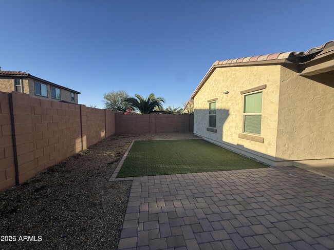 Foto del edificio - 2367 E Brigadier Dr