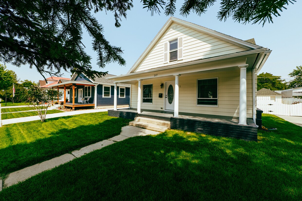 Foto principal - 317 W Brundage St