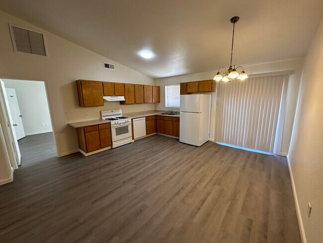 Foto del edificio - 2776 S Avenue 2 1/2 E