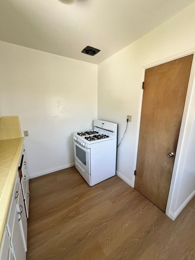 Foto del edificio - Midtown Ventura - 1 bedroom, 1 bathroom up...