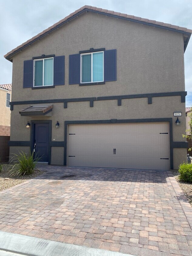 Foto principal - 8056 Kings Guard St