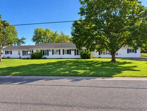 Building Photo - 611 Dutchman Dr