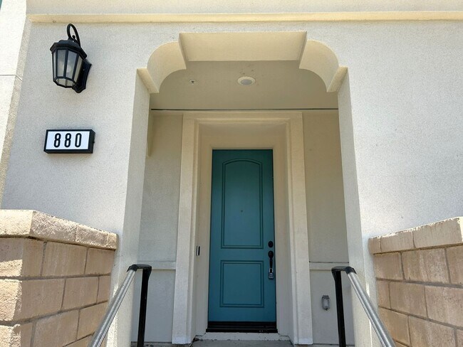 Foto del edificio - ARLETTA WAY FULLERTON 92835  (3 BED / 2.5 BATH)